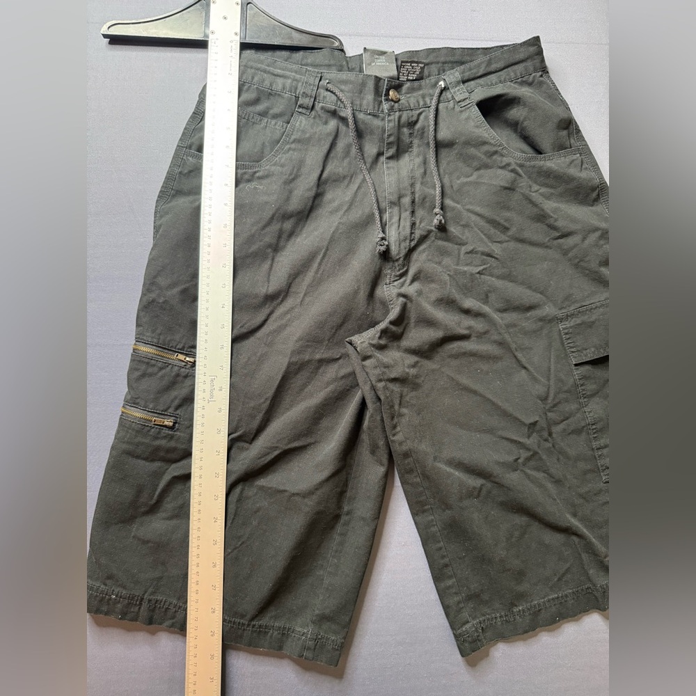 Alteredmind Cargo Baggy Shorts Size Large Black #840 - Picture 3 of 7